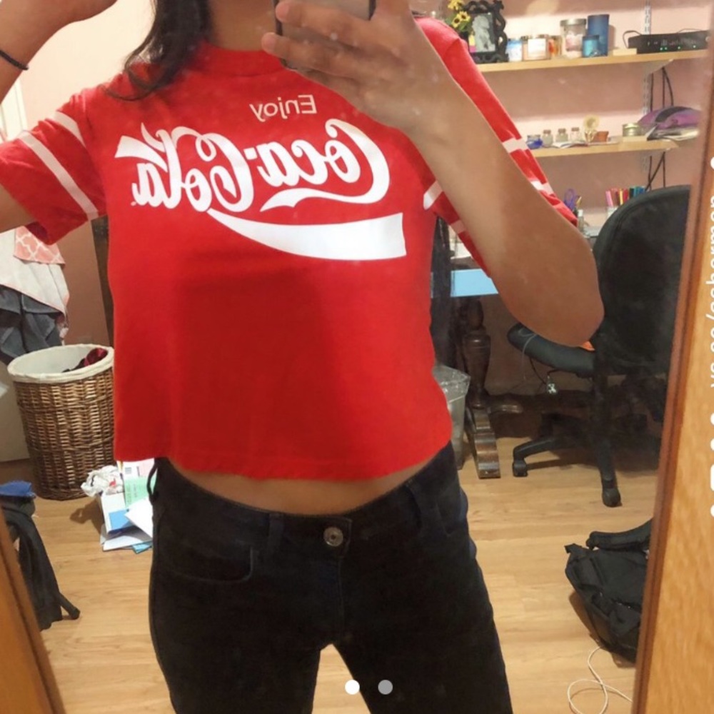 coca-cola t-shirt crop